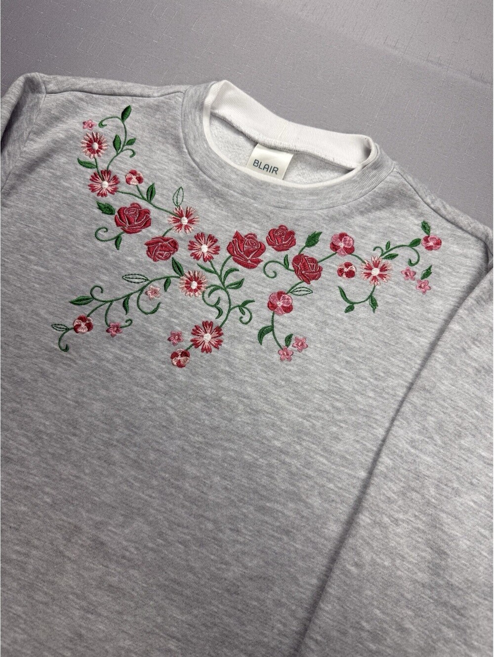 Blair Women’s Small Gray Floral Embroidered‎ Crewneck Sweatshirt Long Sleeve